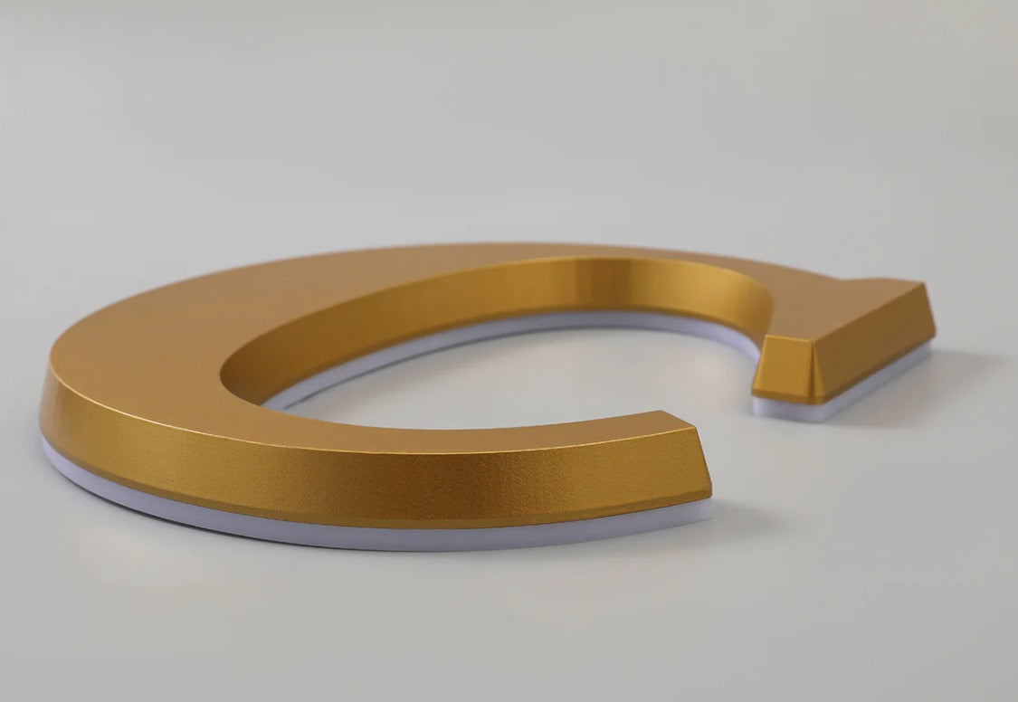 Corpórea de metacrilato 100% lacado e iluminación trasera