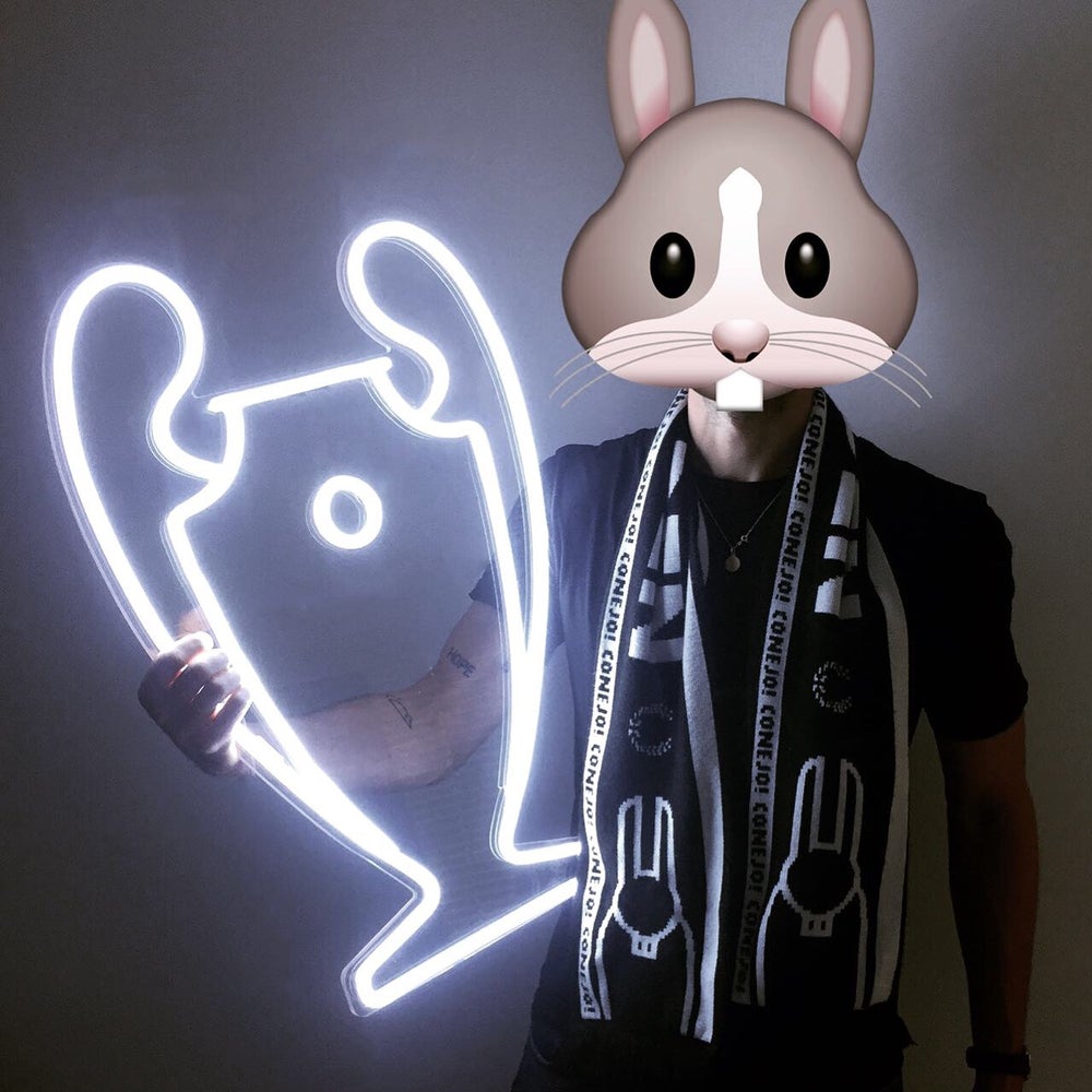 NeonLED Orejona (REAL SIZE)