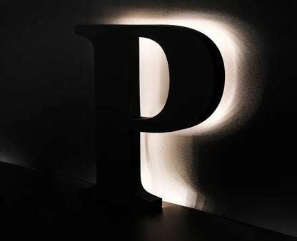 Corpórea de aluminio lacado e iluminacion trasera